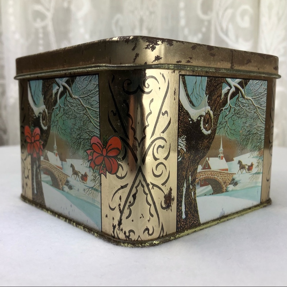 Vintage Christmas Countryside Scene Horse Drawn Sleigh Decor Holiday Tin Box
